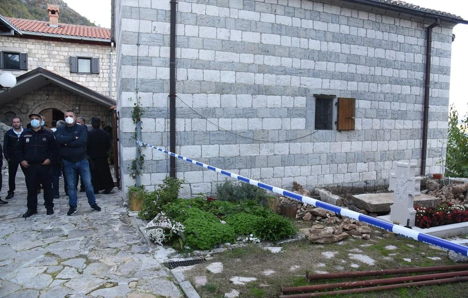 Grob  mitropolita Arsenija Plamenca