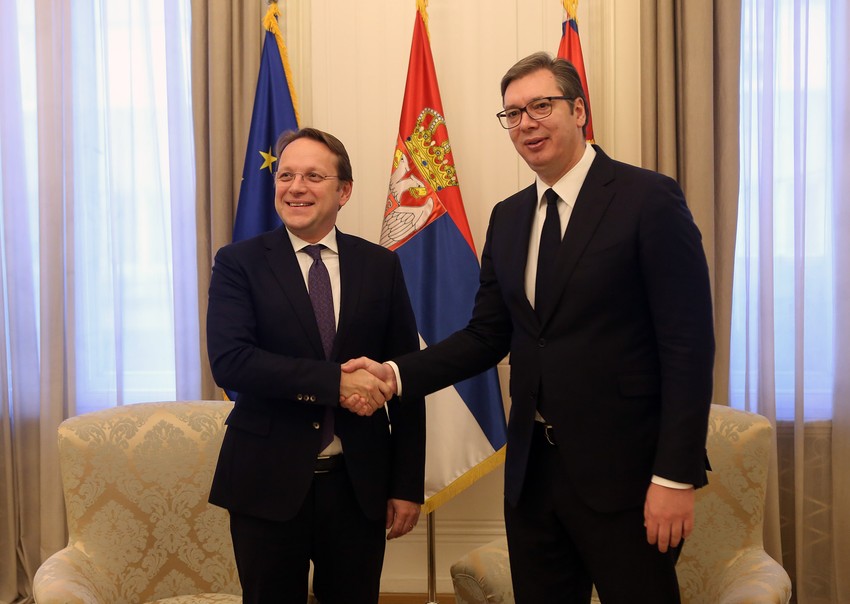 Aleksandar Vučić, Oliver Varheji
