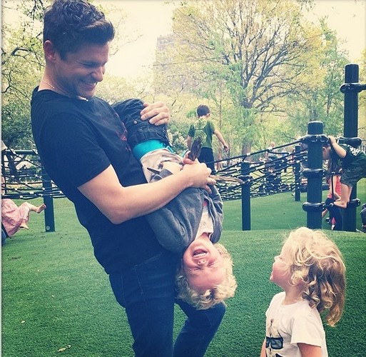 Mąż Neila Patricka Harrisa z ich dziećmi