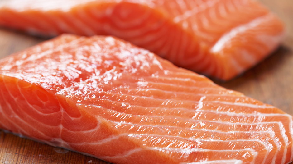 Czy warto jeść łososia hodowlanego?