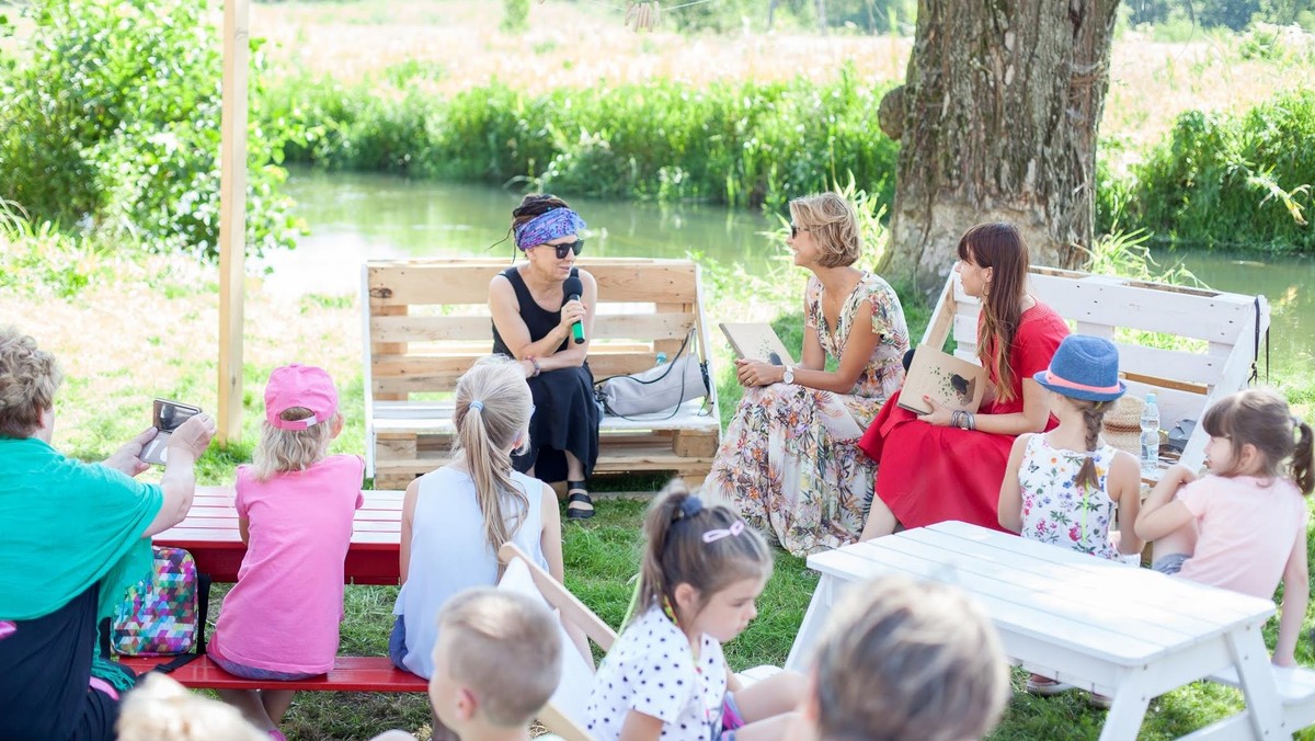 Spotkanie Sylwii Stano (R) i Zofii Karaszewskiej z Olgą Tokarczuk