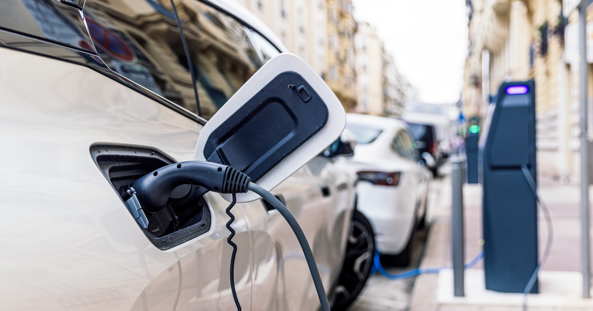 Mutatjuk, hol a legolcsóbb az elektromos autó töltése Európában! 33 ország adatai infografikán