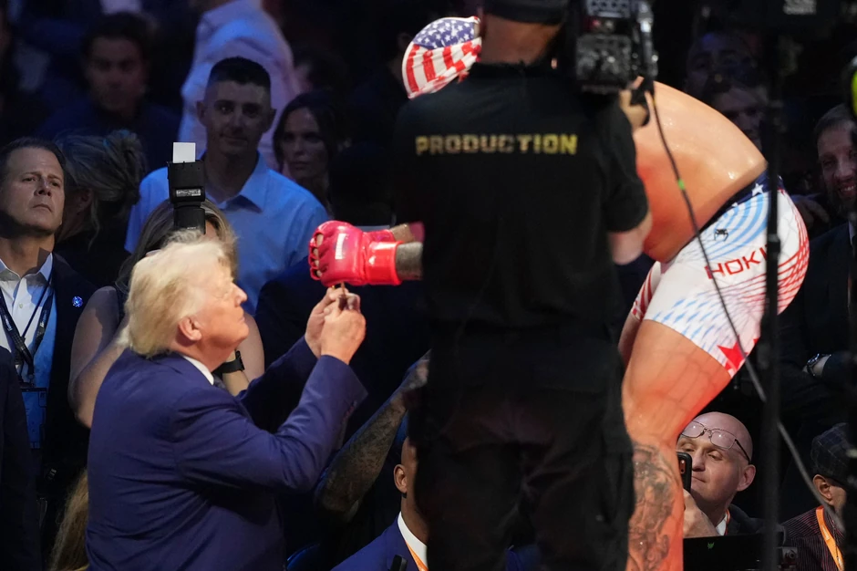 Donald Tramp i Džoš Hokit na UFC 14. juna