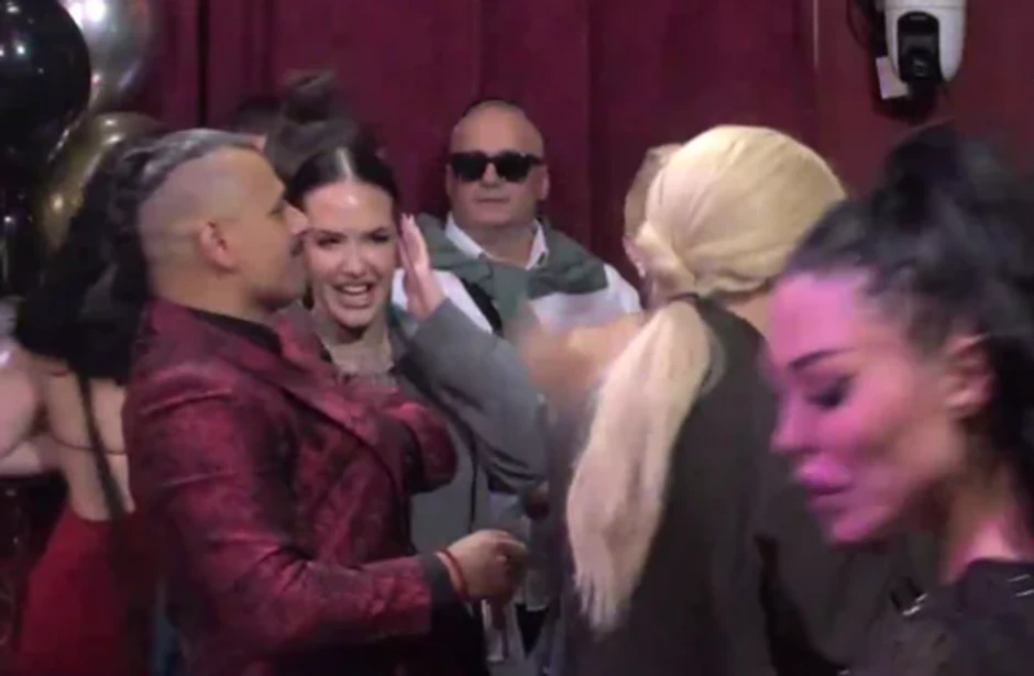 Bora Santana slavi razvod