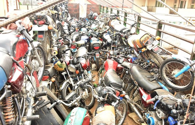 Motorbikes initially seized from 123 men from the north (Twitter: @Followlasg)