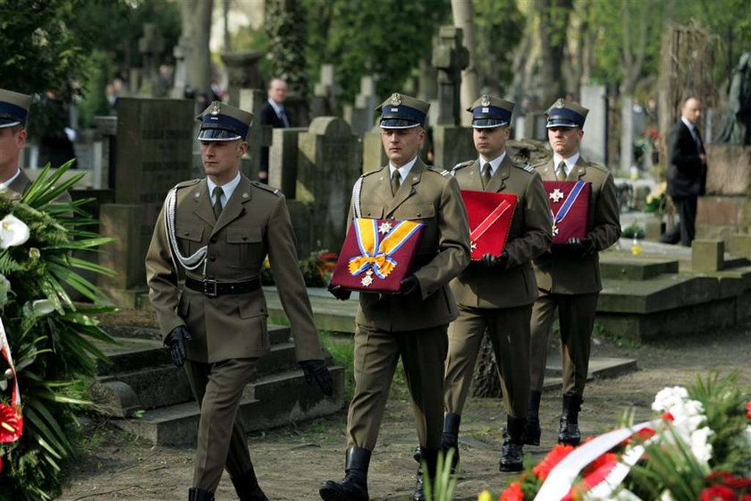 Pogrzeb Komorowskiego na Powązkach
