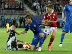 Bramkarz reprezentacji Włoch obrzucony fałszywymi dolarami na meczu w Krakowie [WIDEO]