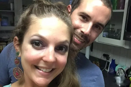 Vratio sam se s posla i ZATEKAO SVOJU ŽENU NA SVOM 15-GODIŠNJEM SINU U AKCIJI: On je pobegao u WC, a ona se pravdala NAJBIZARNIJIM IZGOVOROM koji sam čuo - STIGLA JE KARMA