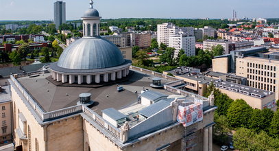 Widok z dachu Archikatedry zachwyca. Wjedź na  taras widokowy i zobacz Katowice z góry