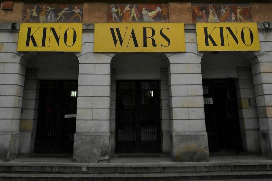 W latach 1958-2004 działało tu kino „Wars”