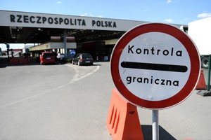 Pracownicy transgraniczni: kwarantanna uniemożliwiła im pracę lub kontakt z rodziną