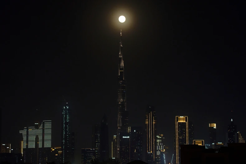 Pomračenje Meseca - Dubai, UAE