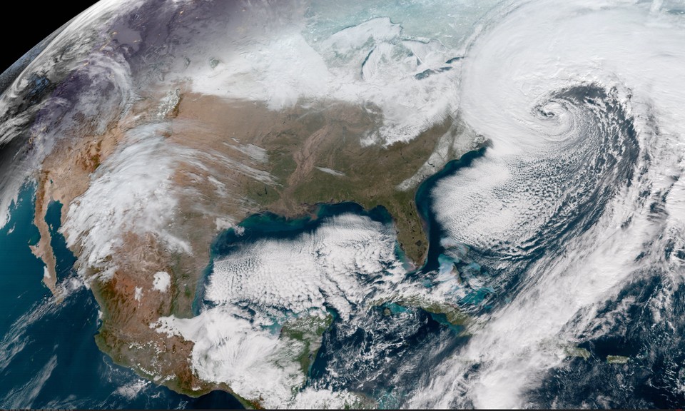 epa06417781 - SPACE USA WEATHER STORM EAST COAST (Powerful winter storm over the US East coast)