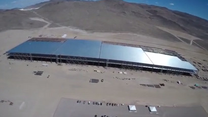 Bődületes! Olyan óriási gyárat épít a Tesla, hogy nem fog hinni a szemének! - Videó