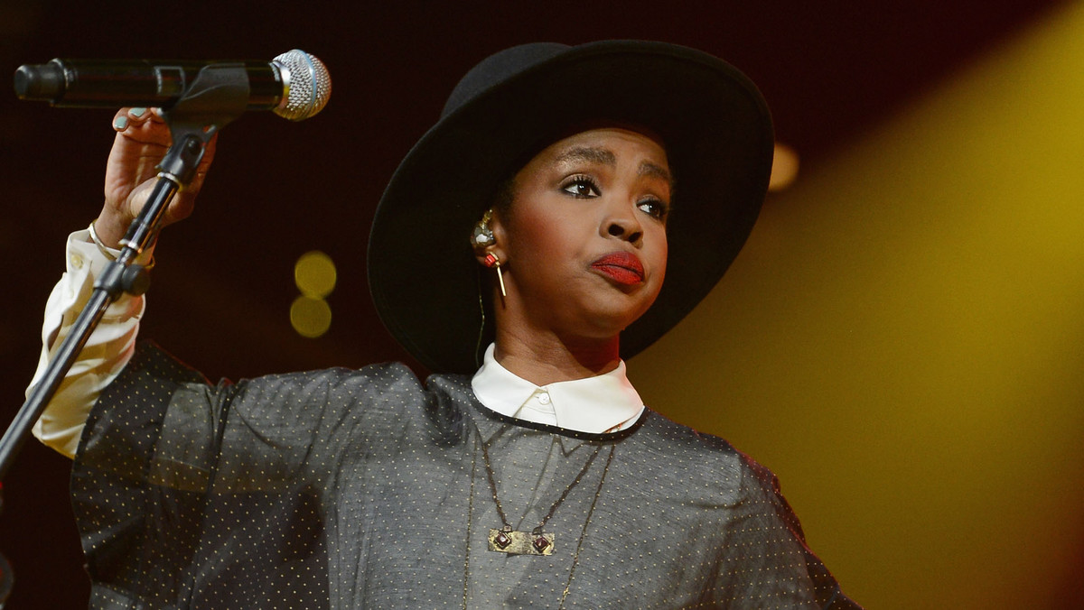 Lauryn Hill spóźniła się na swój koncert na Voodoo Festivalu w nowym Orleanie 45 minut. Piosenkarka nie przeprosiła czekających na nią fanów i zaśpiewała jedynie kilka piosenek.