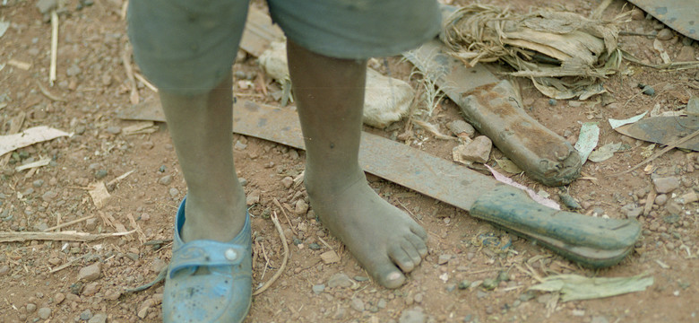 Obrus na ​​ołtarzu przesiąknięty był krwią. 30 lat od ludobójstwa w Rwandzie