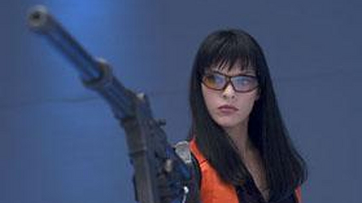 Milla Jovovich, która niedawno ukończyła zdjęcia do kolejnego filmu akcji, przyznała, że chętnie odłoży wszelką broń i zajmie się zmienianiem pieluch.
