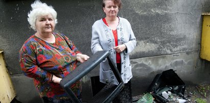 Kibic wyrzucił telewizor. Ciśnie też muszlą klozetową?