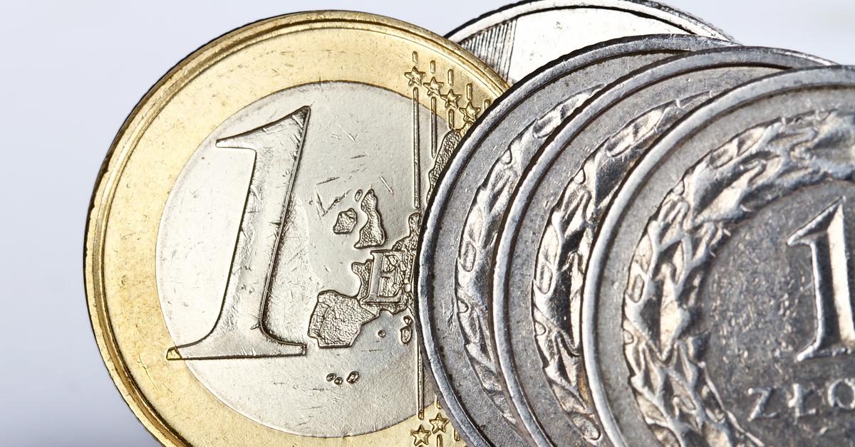  Kursy walut. Ile zapłacimy za dolara, euro i franka szwajcarskiego? 05.02.2024 r.