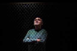 jan peszek zagrał w sztuce syna. spektakl już dziś pokaże teatr tv