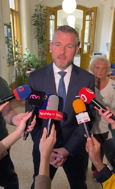 Pellegrini prišiel voliť tiež.