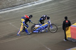 Wielkie emocje w starciu Stali z Motorem. Defekt Zmarzlika w 6. biegu