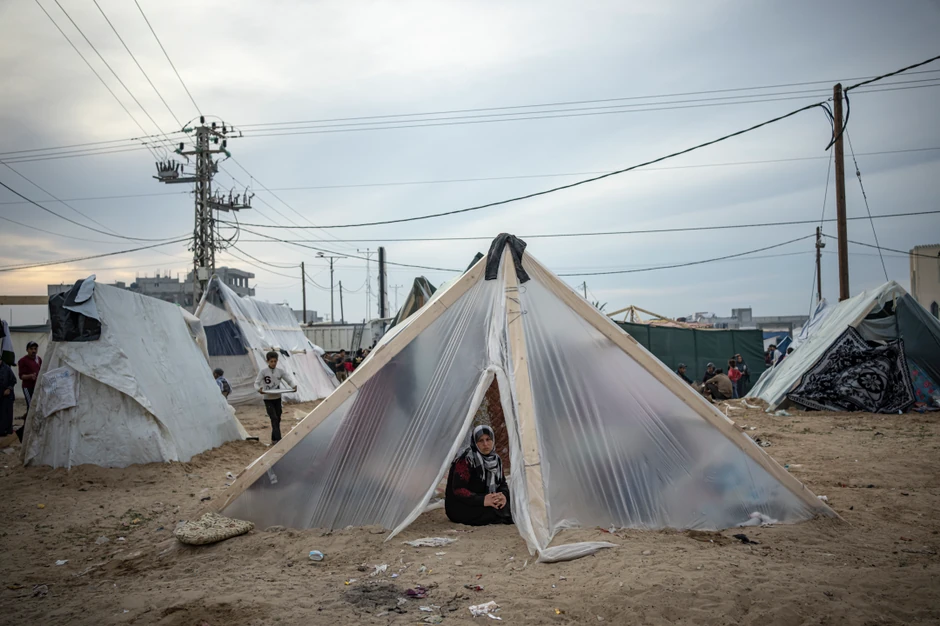 Raseljeni Palestinci u kampu u oblasti Muvasi u Gazi 7. decembra