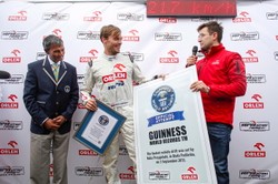 Kuba Przygoński ustanowił nowy rekord Guinnessa prędkości jazdy w drifcie. ZDJĘCIA