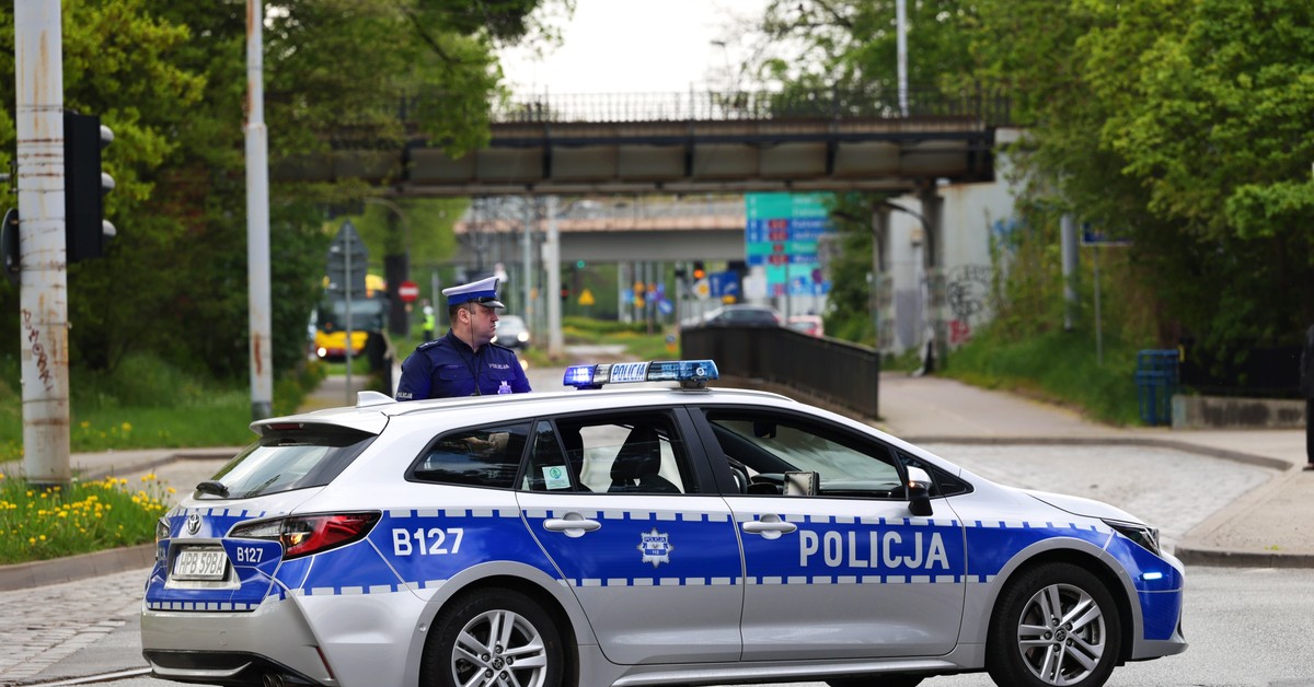 Od piątku więcej policji na drogach w związku z wyjazdami świątecznymi