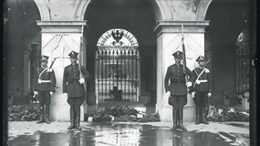 Grób Nieznanego Żołnierza. Jak Polska upamiętniła Bohaterów?