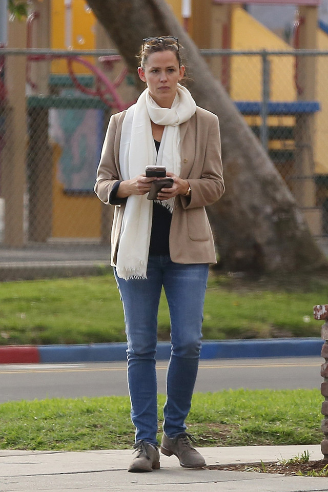 Jennifer Garner spaceruje z córką bez makijażu