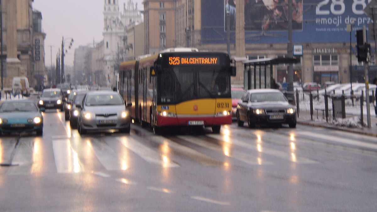 Zarząd Transportu Miejskiego wprowadza zmiany na 11 liniach. Pociągi SKM linii S1 będą zatrzymywać się na przystanku Warszawa Ursus Niedźwiadek, inaczej pojedzie linia tramwajowa 28 i autobusy jeżdżące przez Ursus oraz Pragę Południe. Zmiany od wtorku.