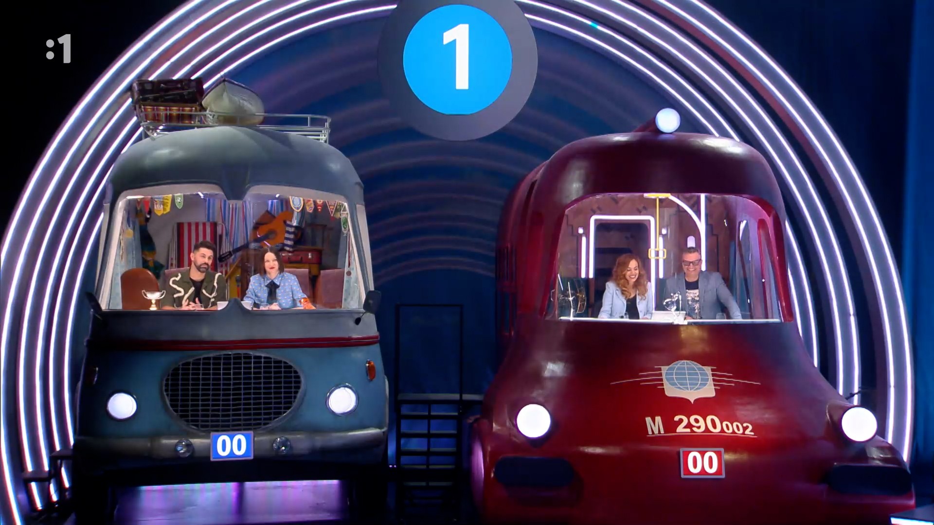 Adam Ďurica, Zuzana Smatanová, Vera Wisterová a Marcel Forgáč v šou Na správnej ceste.