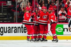 Hokeiści Carolina Hurricanes rozgromili New Jersey Devils