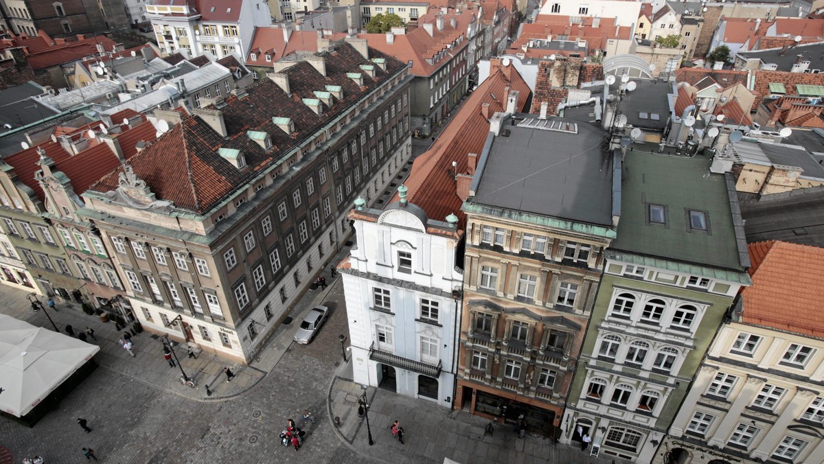 10 kwietnia jest pierwszym dniem konsultacji prawnych organizowanych przez miasto dla lokatorów poznańskich kamienic. Będą ich udzielać trzy grupy prawników wspomaganych przez pracowników Wydziału Gospodarki Komunalnej i Mieszkaniowej oraz swoich mentorów z Okręgowej Izby Radców Prawnych.