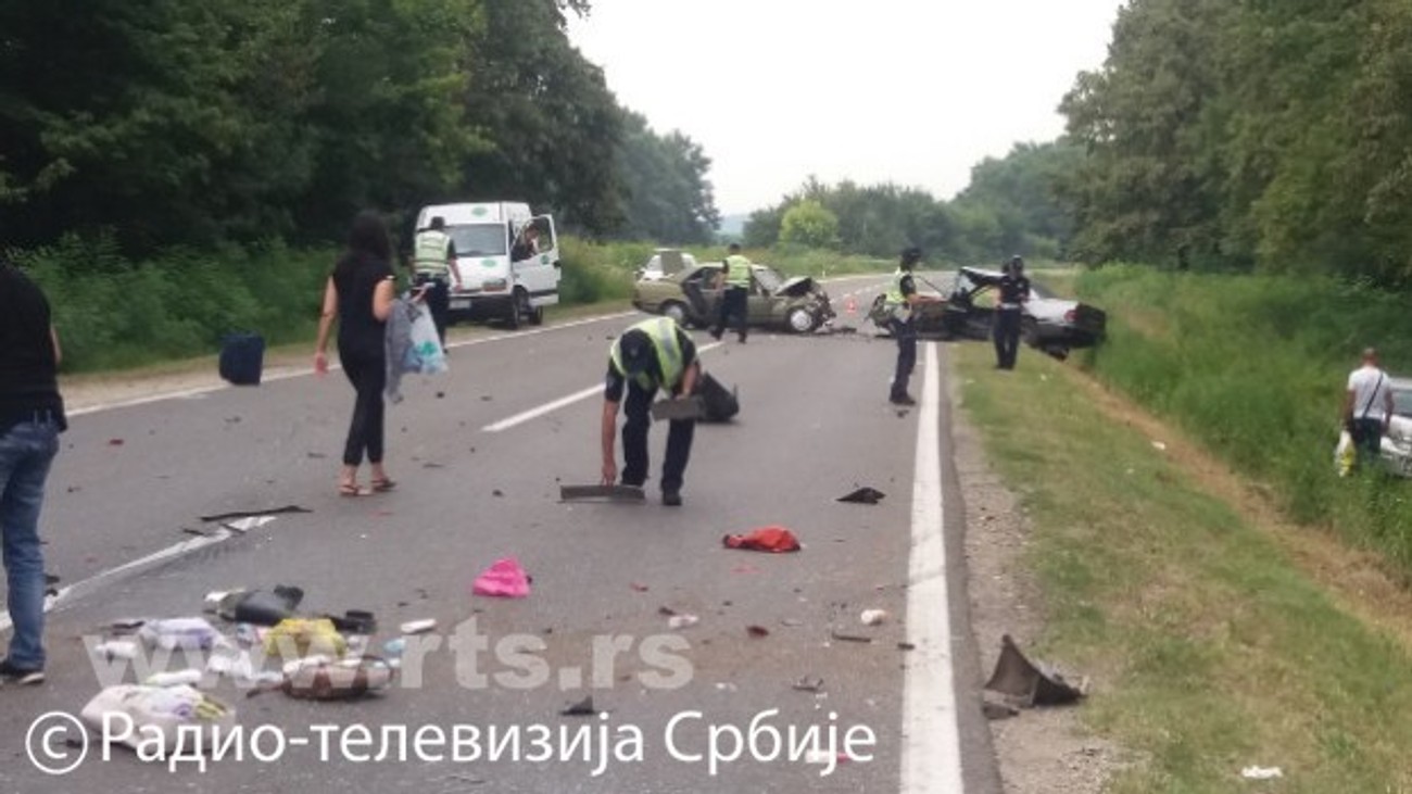 UDES KOD BATOČINE “Mercedesom” uleteo u kolonu sa svatovima i poginuo