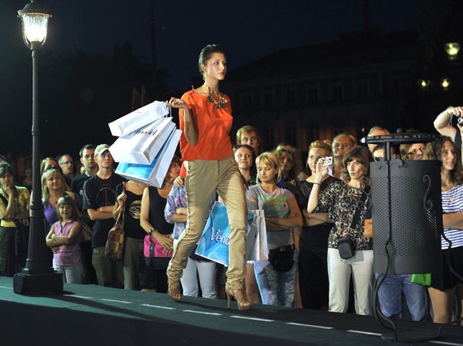 Top Model: sesje i pokazy w trudnych warunkach