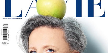 Janda pozuje z jabłkiem na głowie