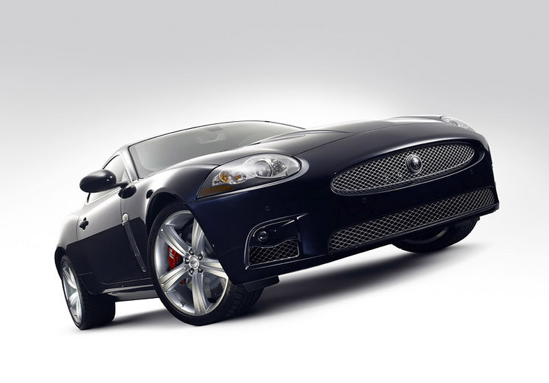 Wczesny facelifting Jaguara XK i ujednolicenie przodu X-Type