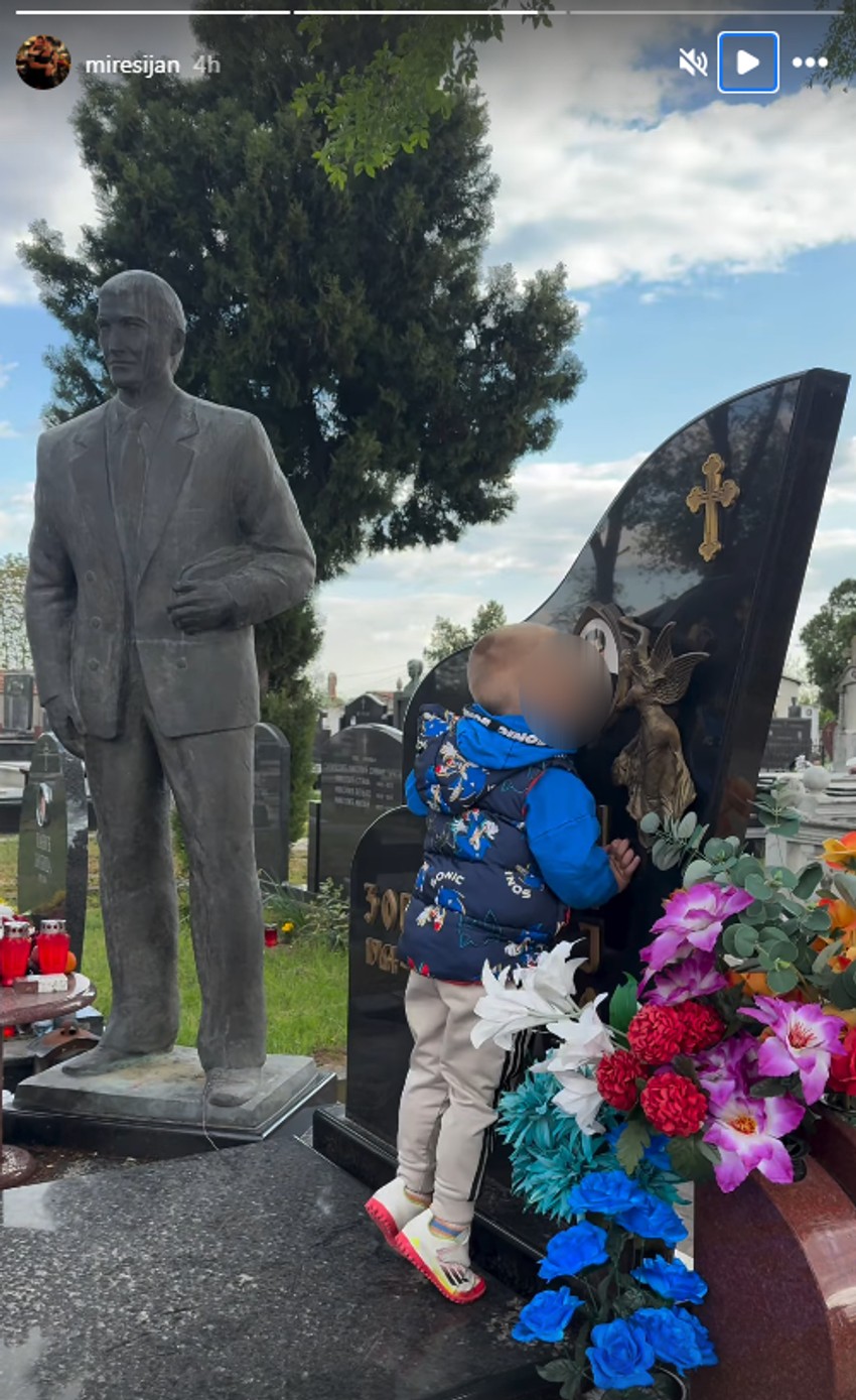 Mirko Šijan pokazao očev spomenik