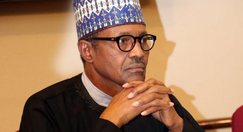 President Muhammadu Buhari condoles with Sultan of Sokoto over brother’s death. (WuzupNigeria)