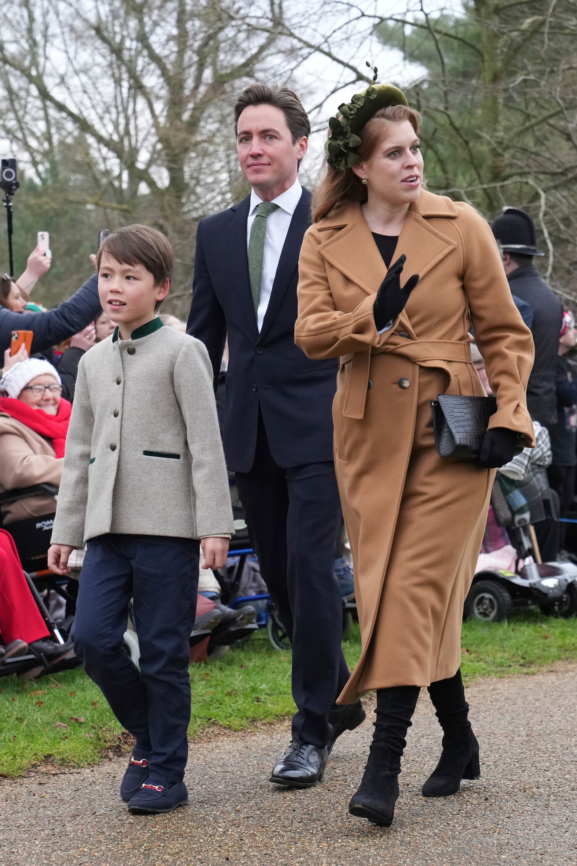 Princezná Beatrice sa 25. decembra 2024 zúčastnila vianočnej bohoslužby v Sandringhame.