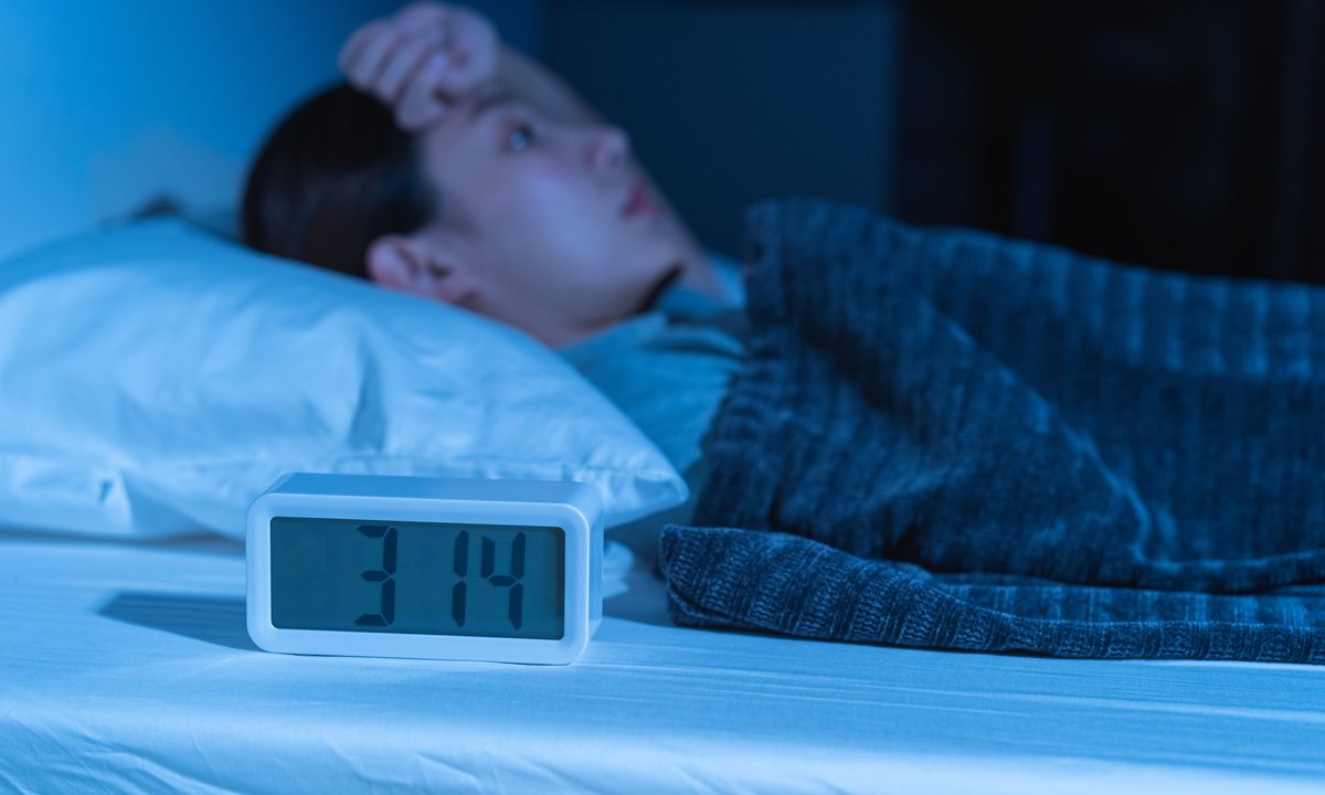 Budzisz się około godz. 3 nad ranem? Wyjaśnienie jest prostsze niż myślisz