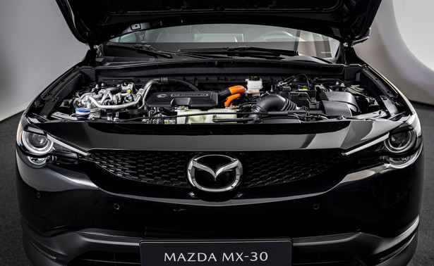 Mazda MX-30 e‑Skyactiv R-EV - ruszyła z seryjna produkcja. Silnik Wankla wraca do gry