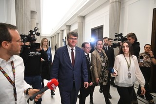 Kamiński i Wąsik bez mandatów poselskich. Marszałek Hołownia podpisał postanowienia