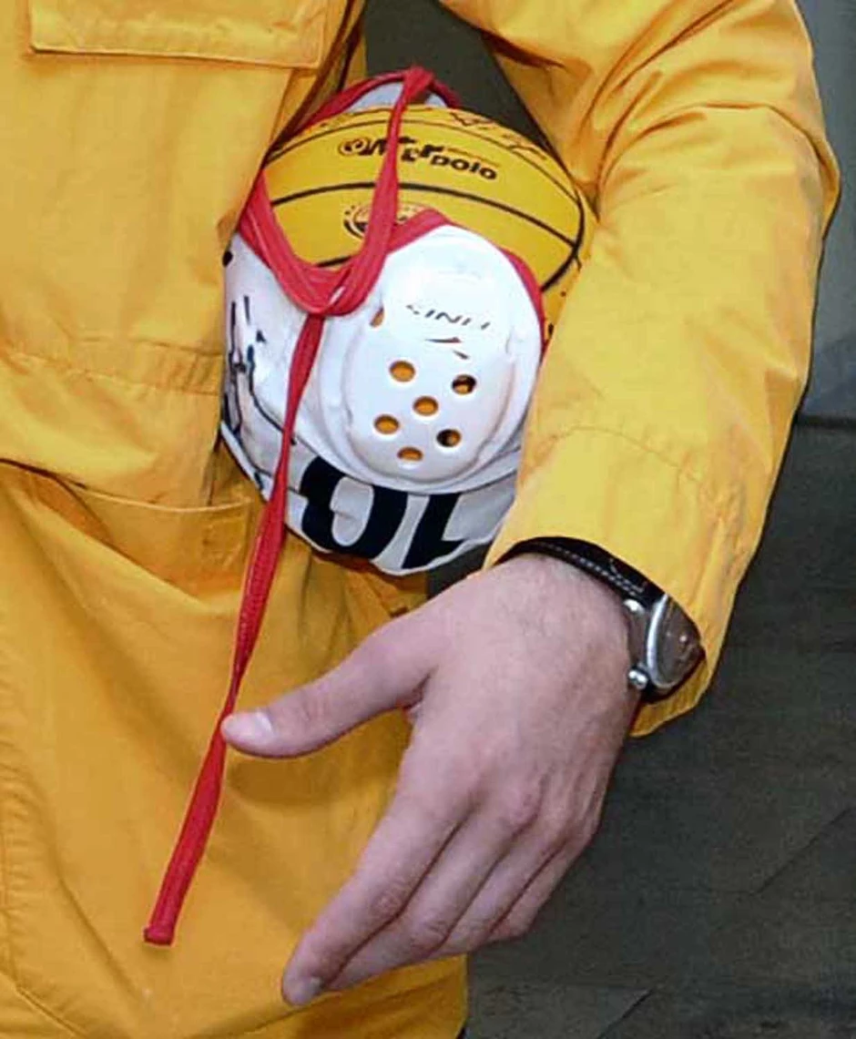 Vanja Udovičić je dečaku poklonio loptu i vaterpolo kapicu sa znakom kluba