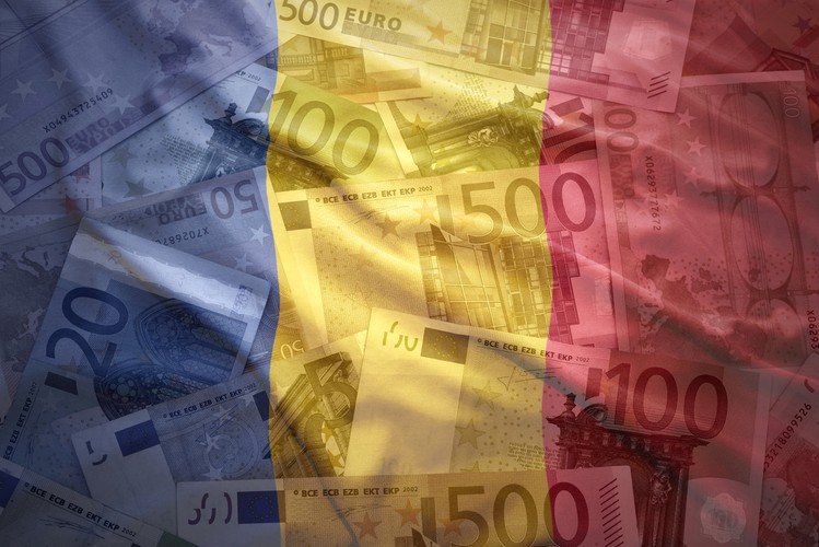 Całkowity koszt czesnego – ponad 25 tys. dolarów
Procent dochodów wydane na czesne – 86 proc.

Rumunia ma ogromną koncentrację studentów w zakresie nauk ścisłych, a także medycyny, w ramach ich systemu szkolnictwa wyższego. Jednakże, ponieważ przeciętny człowiek zarabia tylko 651 dolarów miesięcznie, więc tylko bogaci są w stanie pozwolić sobie na uniwersytet dla swoich dzieci.