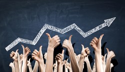 Wzrost wypłaty z 3495 zł do 9460 zł? Prace w Sejmie trwają