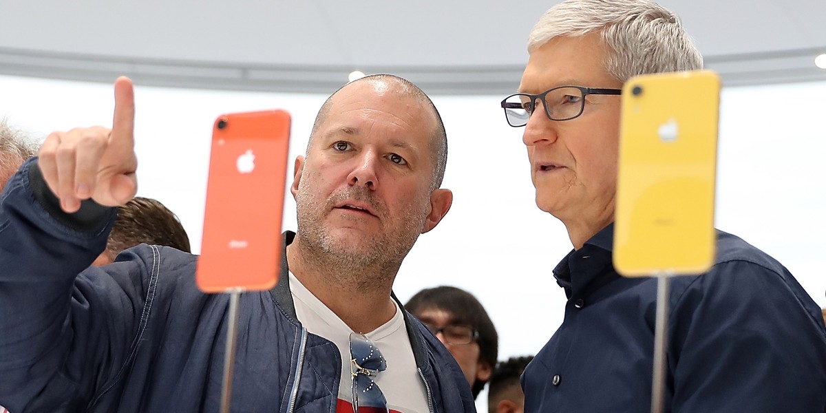 Jony Ive (po lewej) i Tim Cook