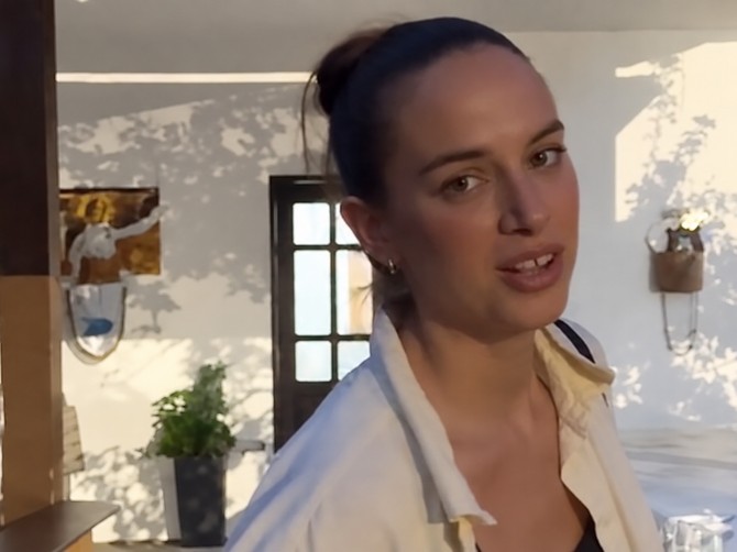 Špankinja nije krila oduševljenje prizorom u jednom srpskom manastiru